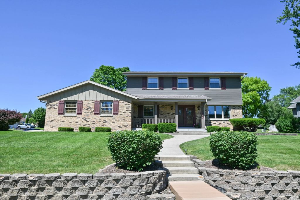 12660 W Crawford Dr, New Berlin