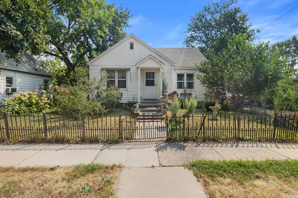 225 Fremont St, Watertown