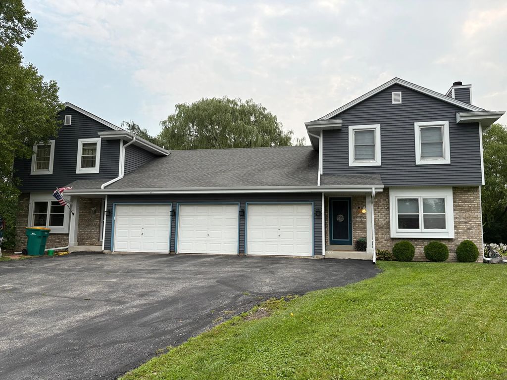 N116w15004 Brownstone Ct N116w15006, Germantown