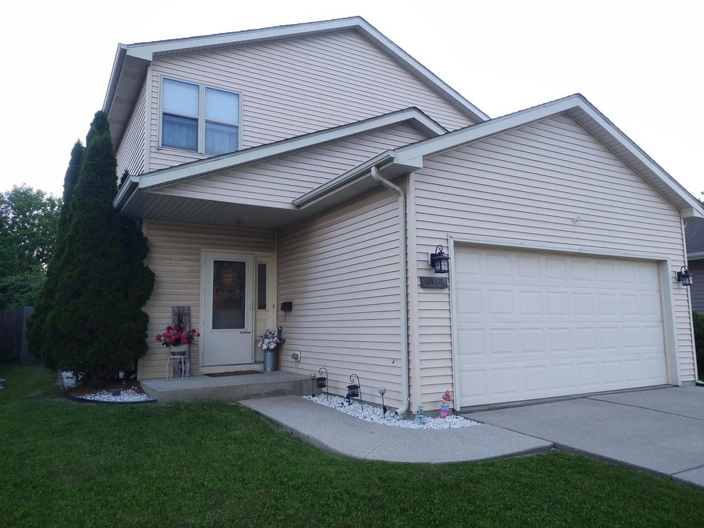 2024 Grove Ave, Racine