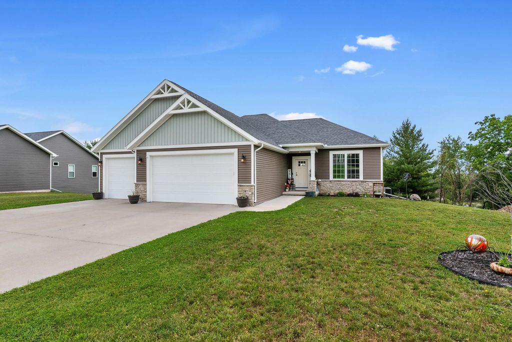 387 Drumlin Loop, Ripon