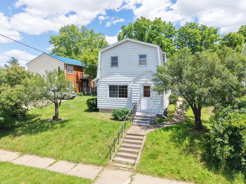 507 N Center Ave, Viroqua