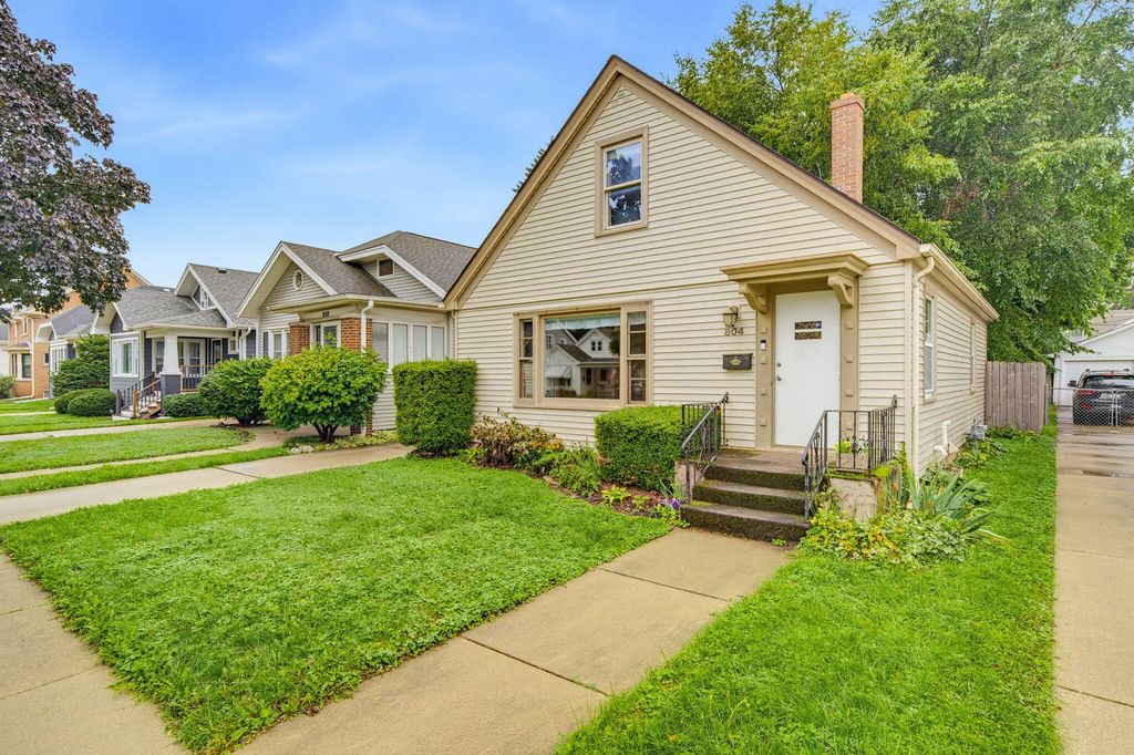 804 Cleveland Ave, Racine
