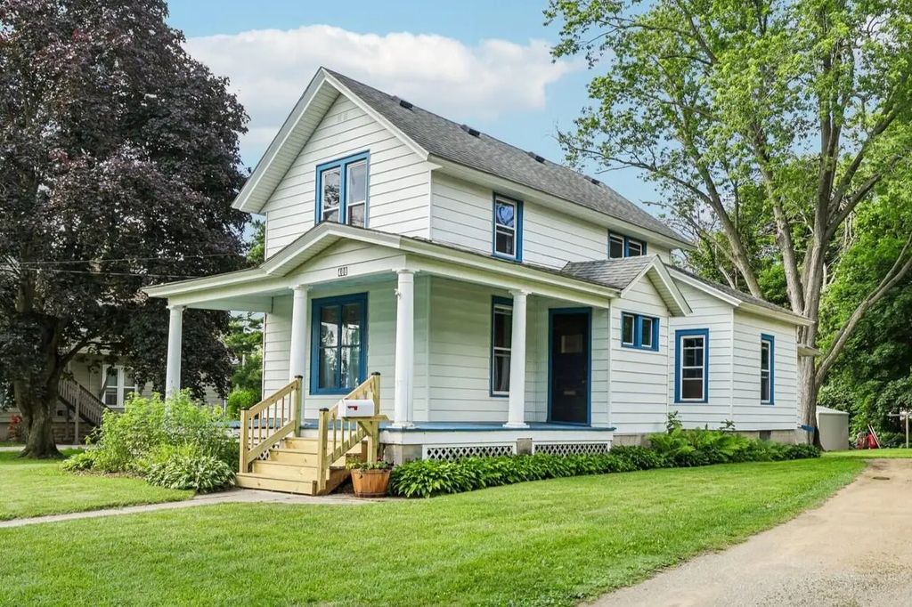 400 E Washington St, Lake Mills