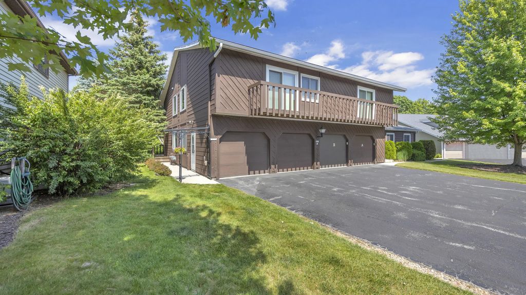 2412 Cross Creek Dr C, Sheboygan