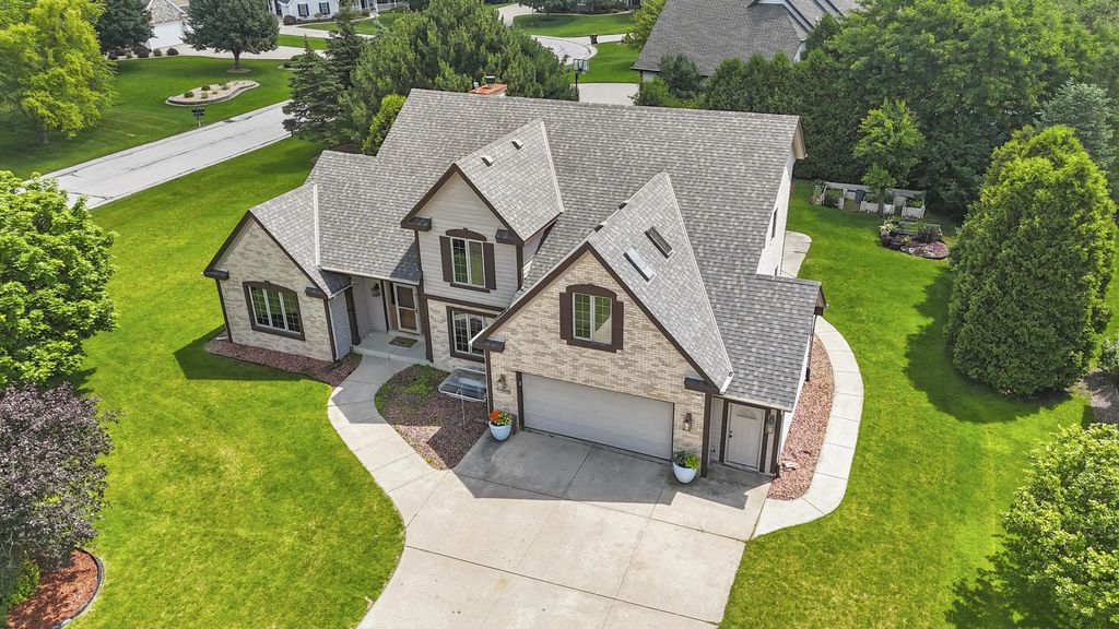 13600 W Eagle Trce, New Berlin