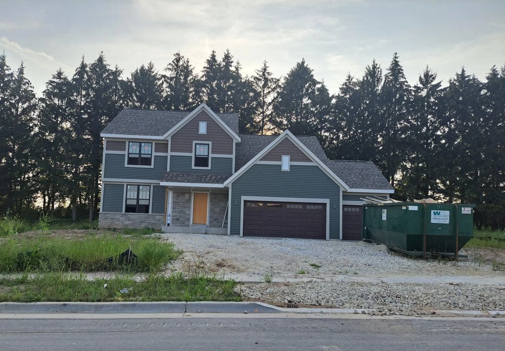 585 Hawks Ridge Rd, Grafton