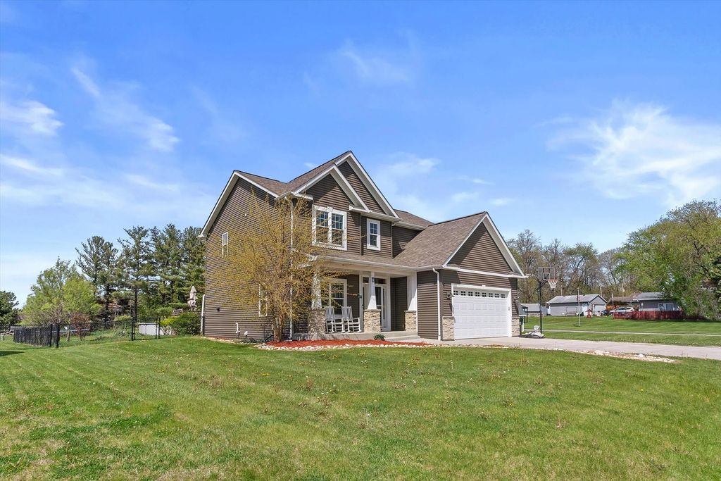 320 W Hunt Ave, Twin Lakes