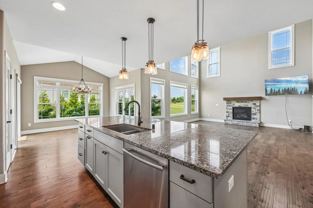 N66w15730 Fox Meadow Dr, Menomonee Falls