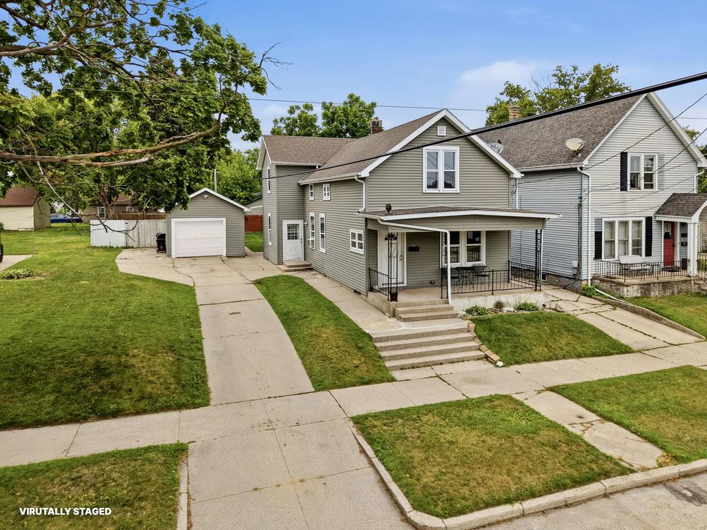 1210 Hamilton St, Manitowoc
