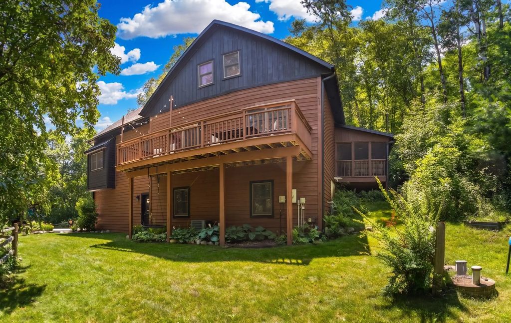 N6587 Mccurdy Rd, Onalaska