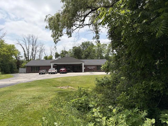2505 W Mequon Rd, Mequon