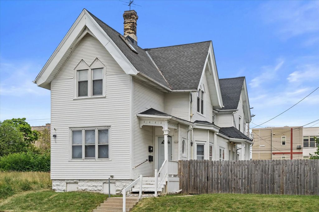 1116 N 13th St, Milwaukee