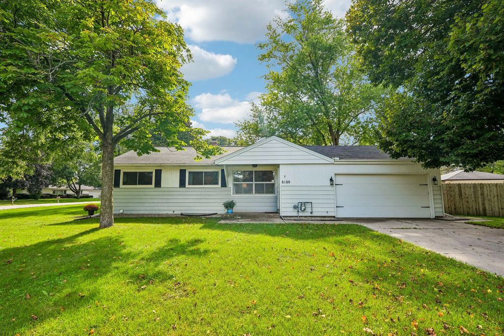 8189 N 54th St, Brown Deer