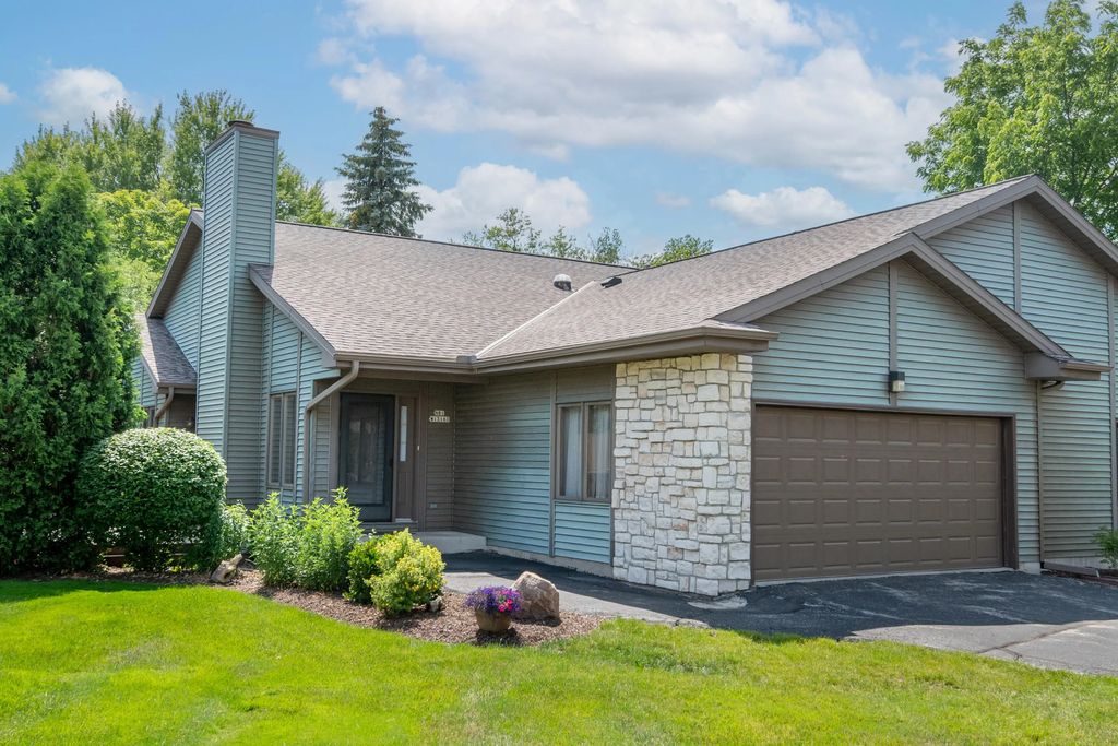 N81w13163 Country Terrace Ln, Menomonee Falls
