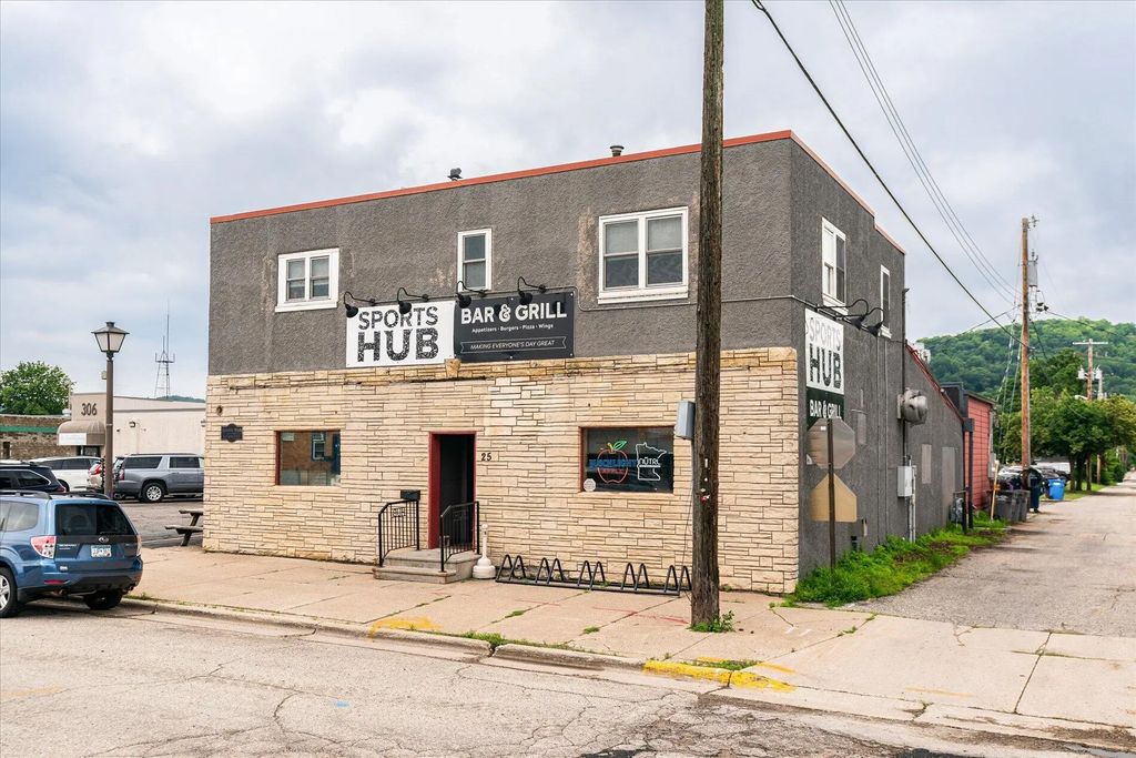 25 Walnut St N, La Crescent