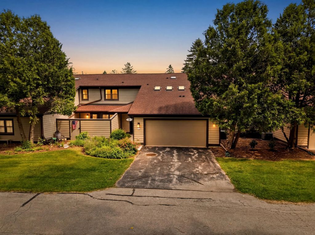 122 Point Elkhart Dr, Elkhart Lake