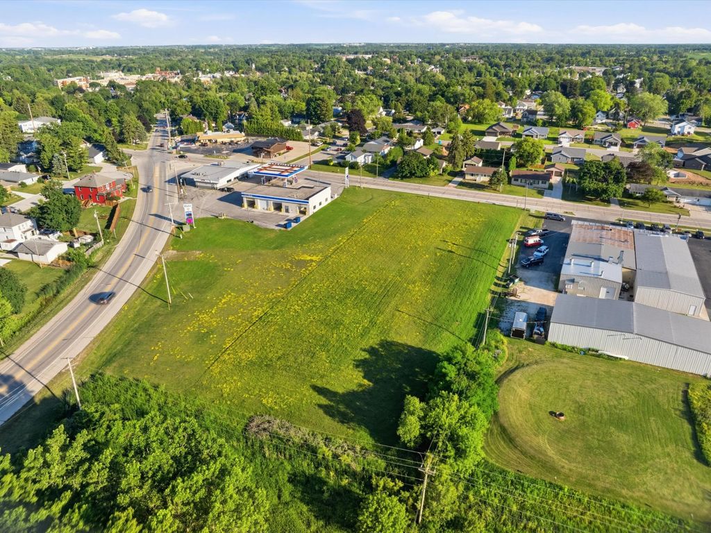 1036 Fond Du Lac Ave, Sheboygan Falls