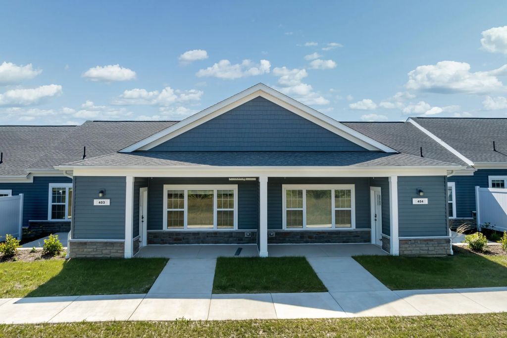 1818 W Mildenhall Dr 1903, Oak Creek