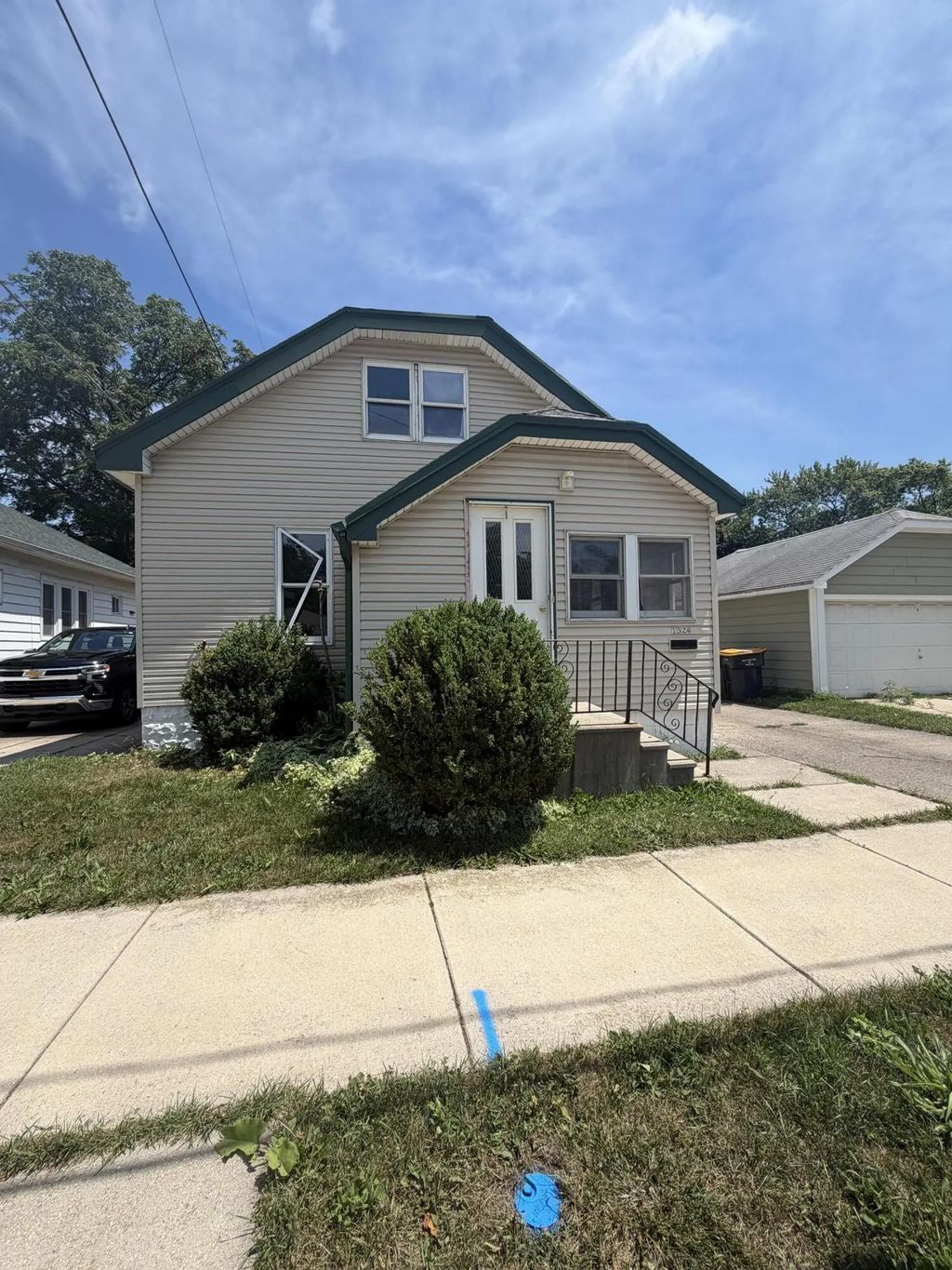1524 S 87th St, West Allis