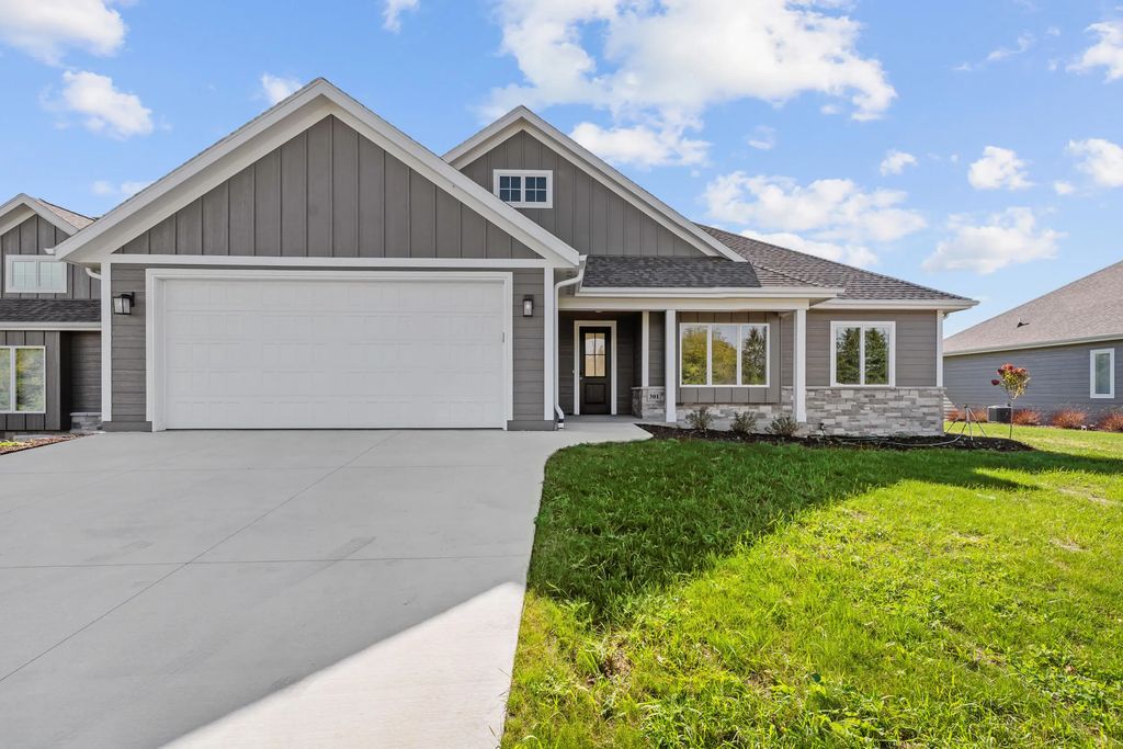 301 Fairway Meadows Ln, Sheboygan Falls