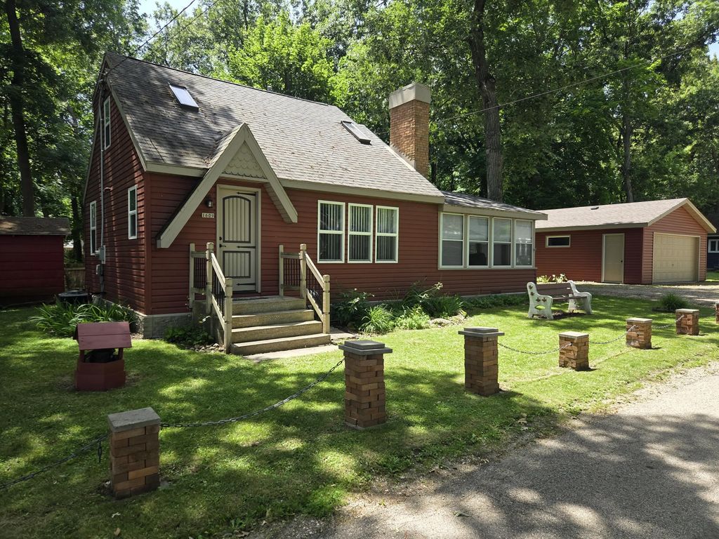 1609 Jackson Park Dr, Delavan