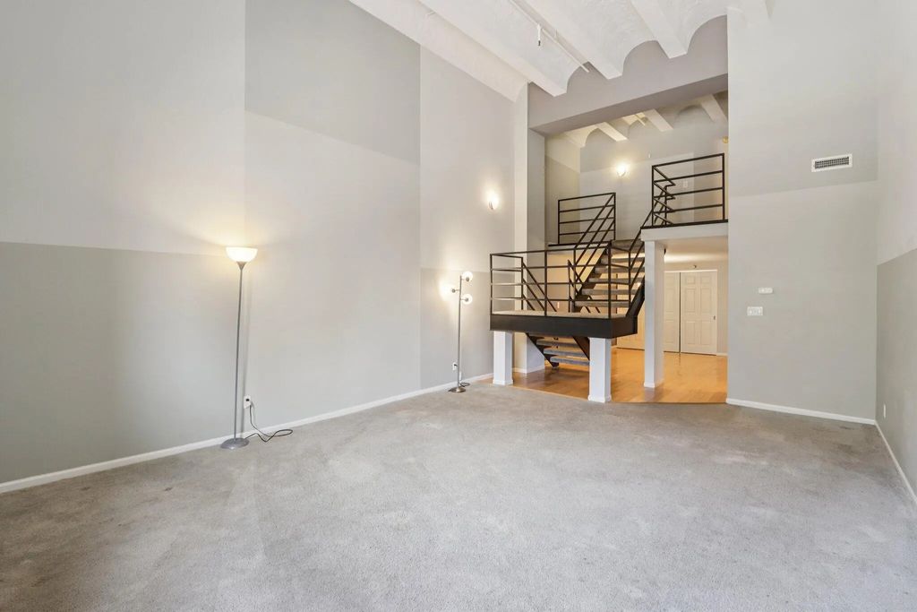 270 E Highland Ave 223, Milwaukee
