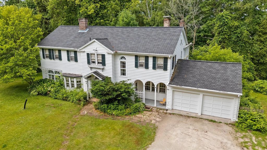 3814 Meadow Ln, Manitowoc