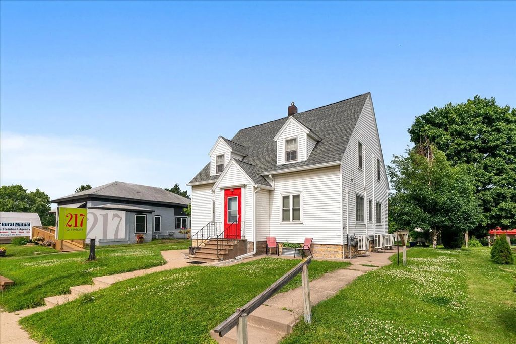217 N Main St, Viroqua
