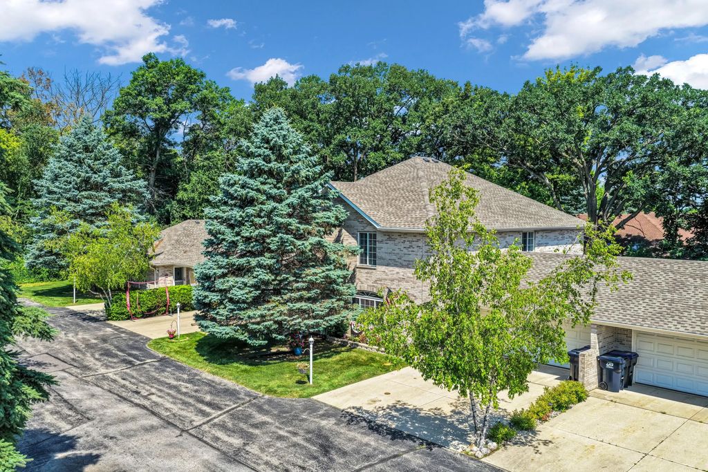 626 E Market St 103, Elkhorn