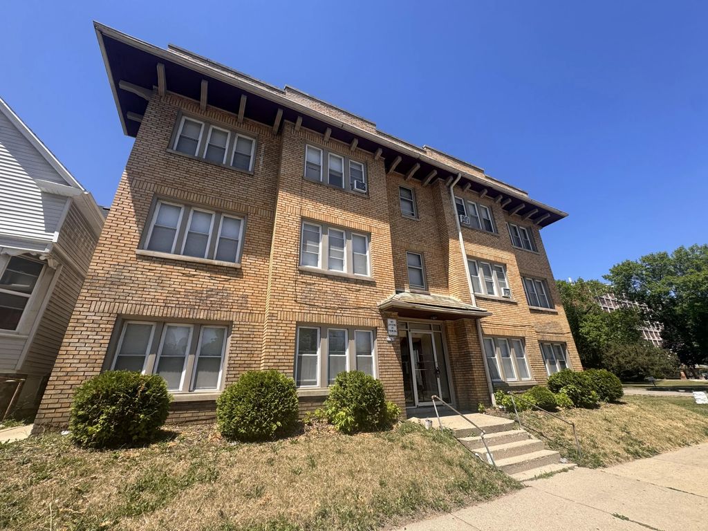 2767 N Holton St, Milwaukee