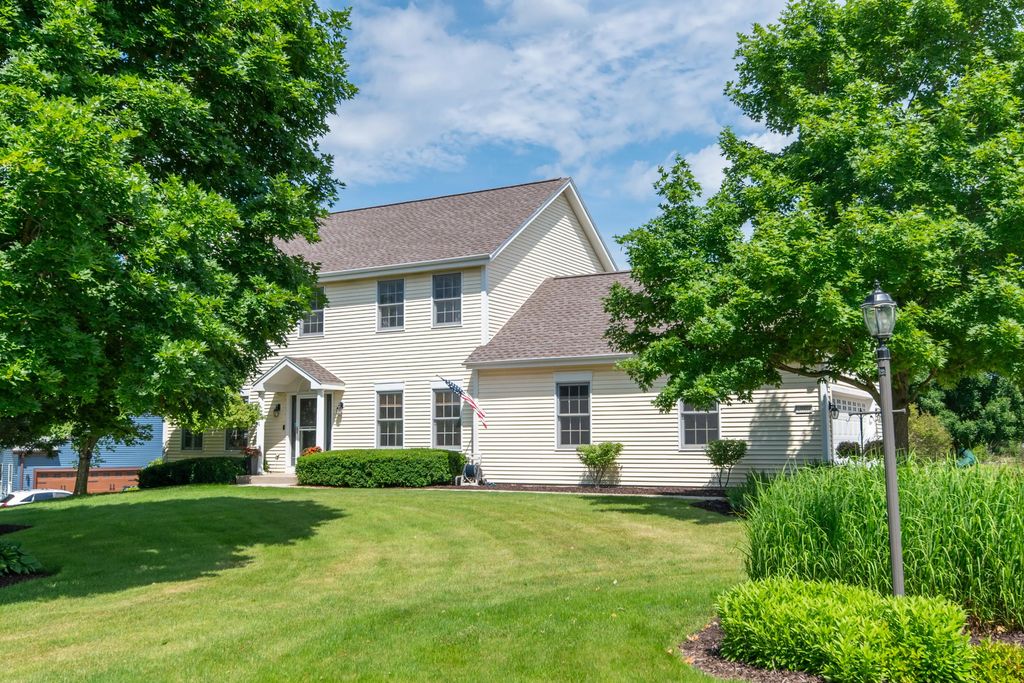 N65w13488 Lilly Creek Dr, Menomonee Falls