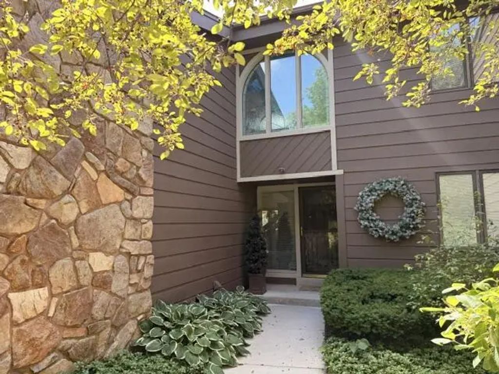 235 N Elm Grove Rd A, Brookfield