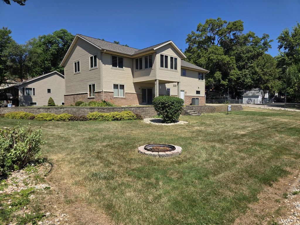 1806 E Road 3 -, Milton