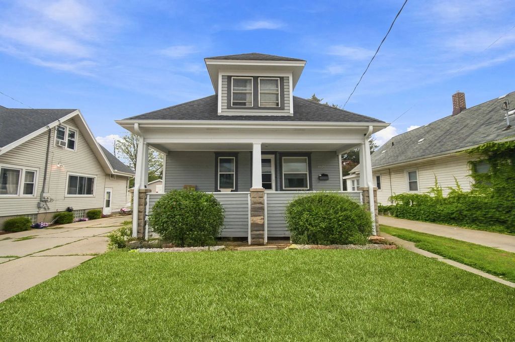 4029 Sheridan Rd, Kenosha