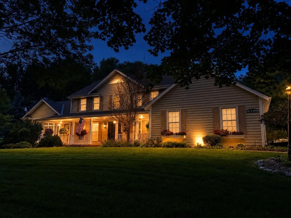 S67w18950 Steeplechase Dr, Muskego