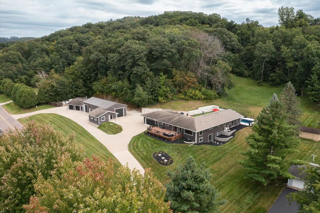 W6019 County Road S -, Onalaska