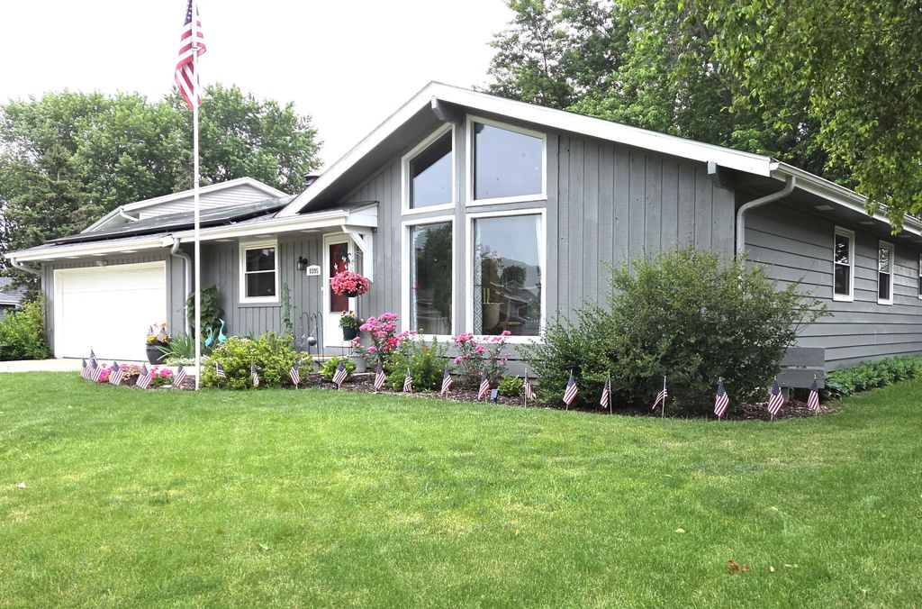 9395 S Burrell St, Oak Creek