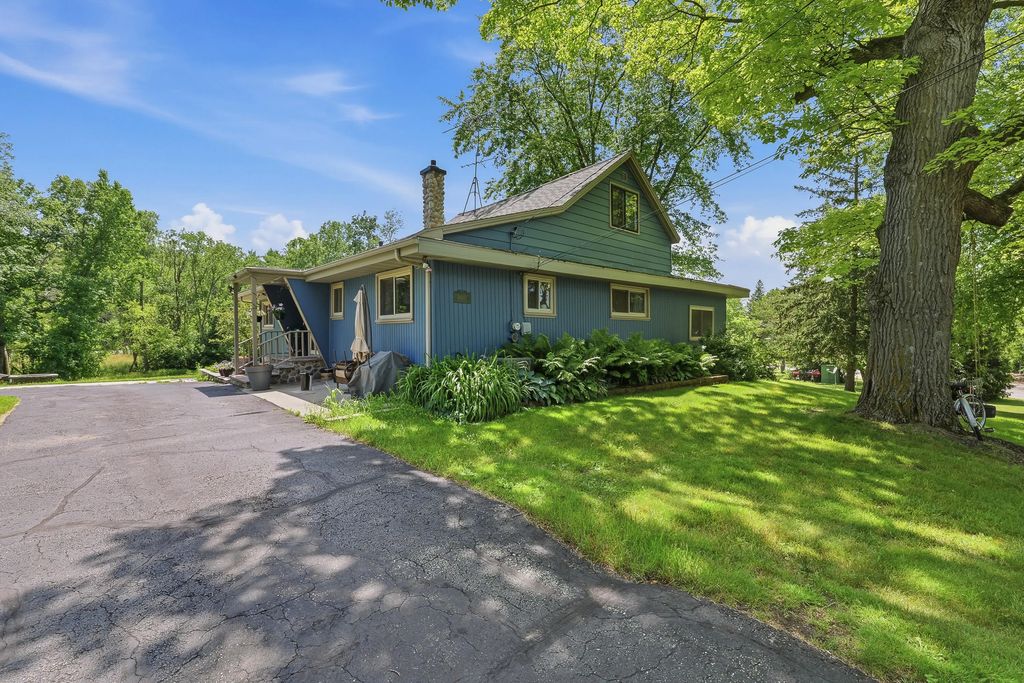 W6467 Birch Tree Rd, Plymouth