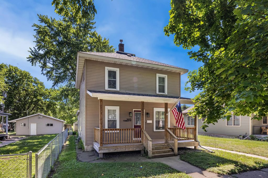 1406 Charles St, La Crosse
