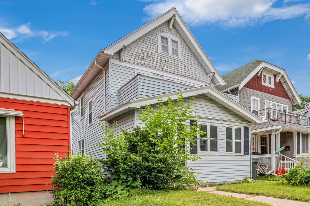 1504 S 81st St 1506, West Allis