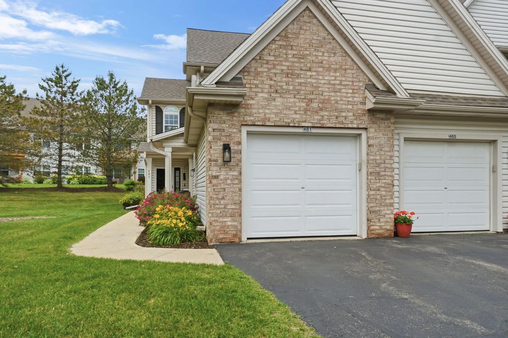 481 Cedar Ct, Slinger