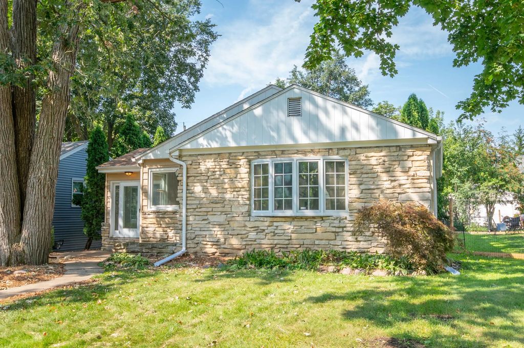 5737 N Sievers Pl, Glendale