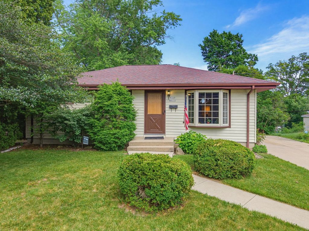 W169n8570 Sheridan Dr, Menomonee Falls