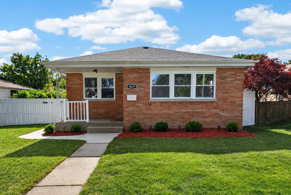4629 N 77th St, Milwaukee