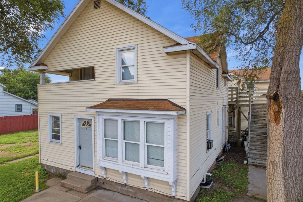 321 E Washington St, Prairie Du Chien