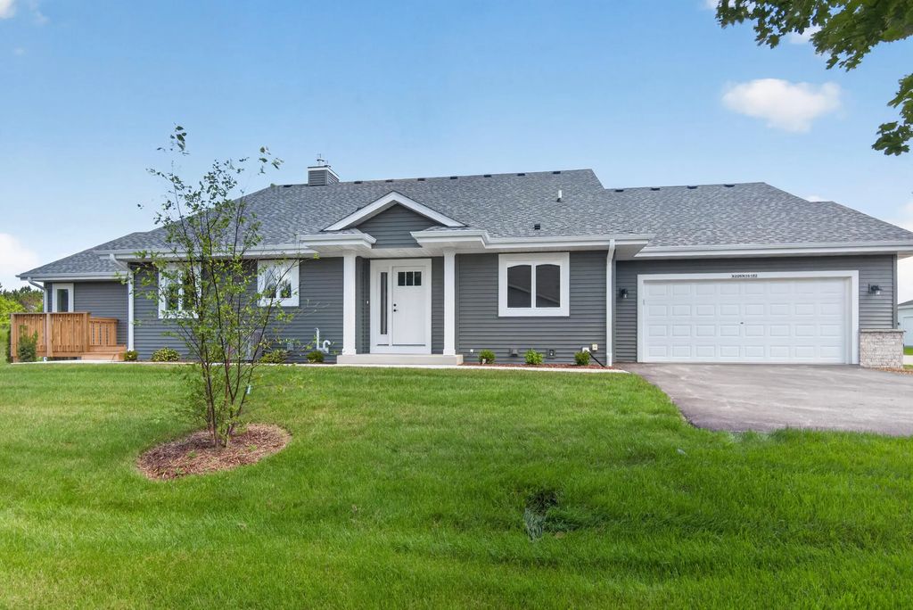 W206n16182 Stonebrook Dr, Jackson