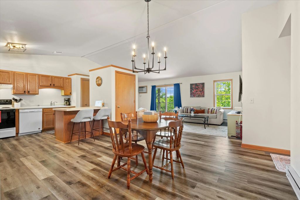 1619 Goldenrod Cir, West Bend
