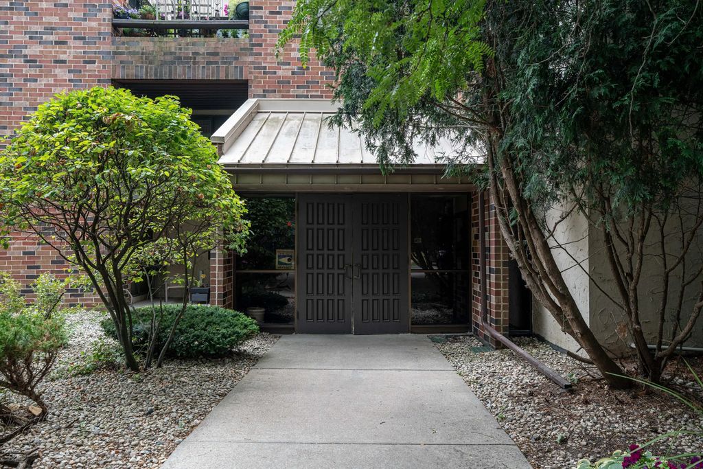 2350 W Good Hope Rd 254, Glendale