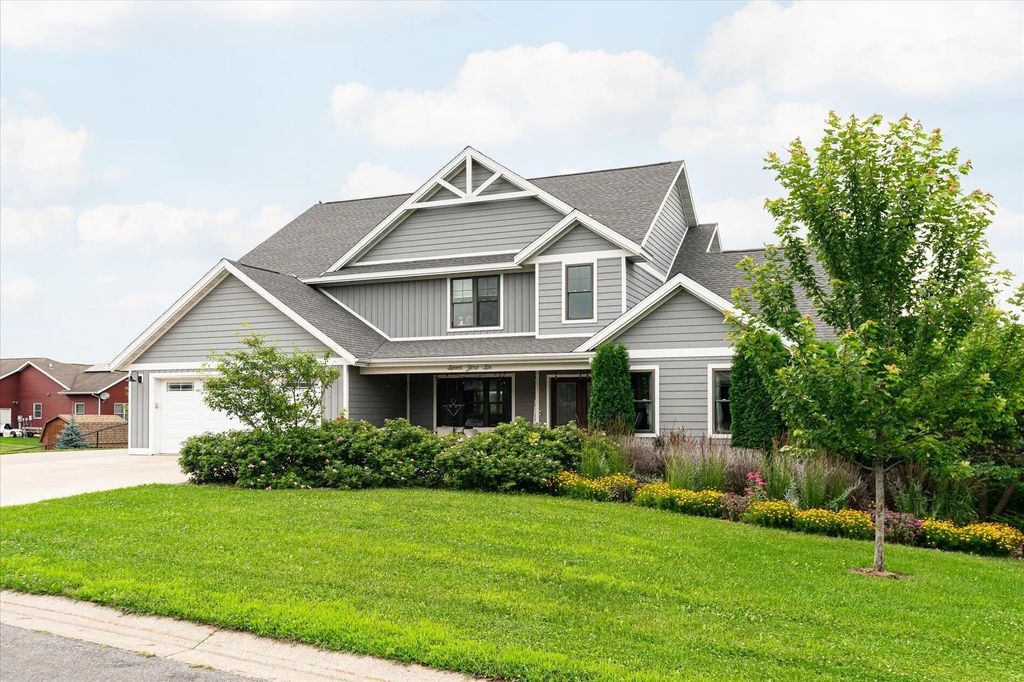 706 Derek Ln, Viroqua